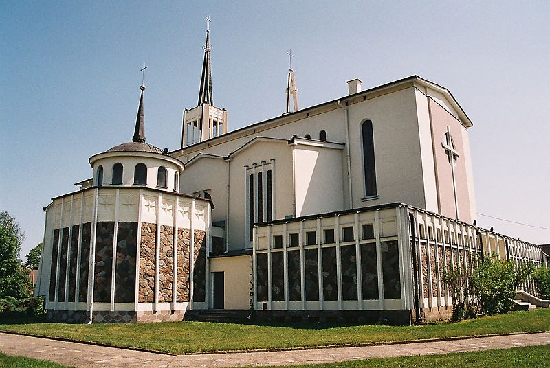 Kosciol_2007_1_ Na zdjęciu Kościół Parafialny pw. Najśiętszej Marii Panny Matki Miłosierdzia